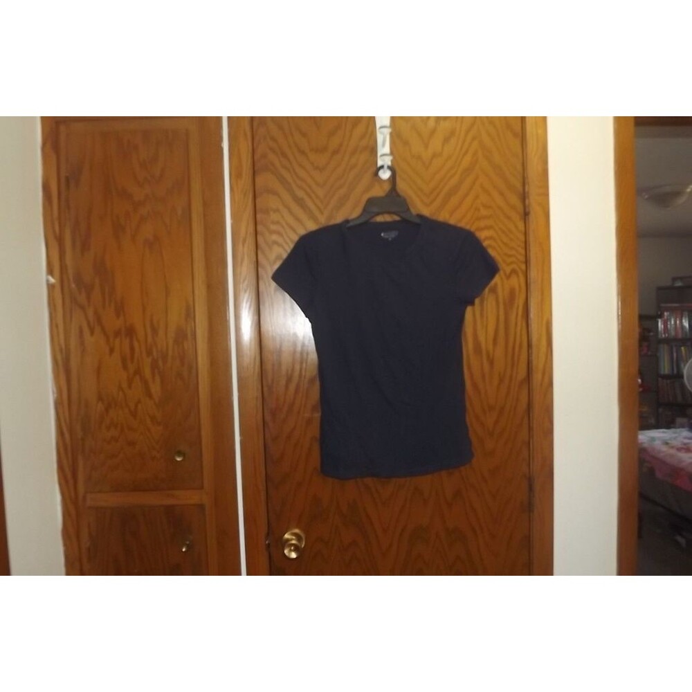 Athleta Cap Sleeve Tee Shirt Womens Med Blue 100 Percent Cotton *SMALL STAIN*